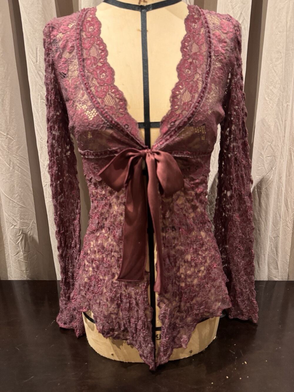 Ann Ferriday Pucker Lace And Silk Tie Cardigan S/M